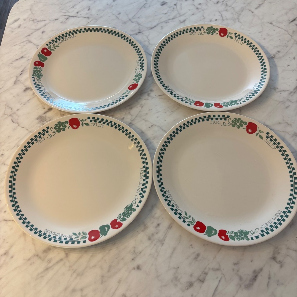 Corelle Farm Fresh Dinner Plates Set of 4 Apple Grapes Green Checkered 10.25 in
